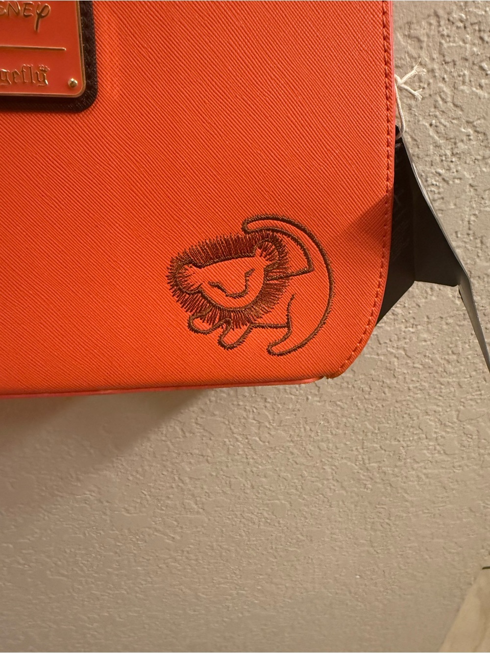 The Lion King 30th Anniversary Pride Rock Crossbody Bag - Picture 5 of 13